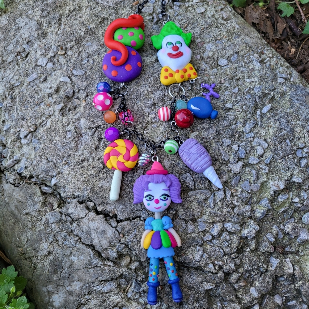 🤡CLOWN Girl🤡 Necklace🎈🎉 - Picture 2 of 8